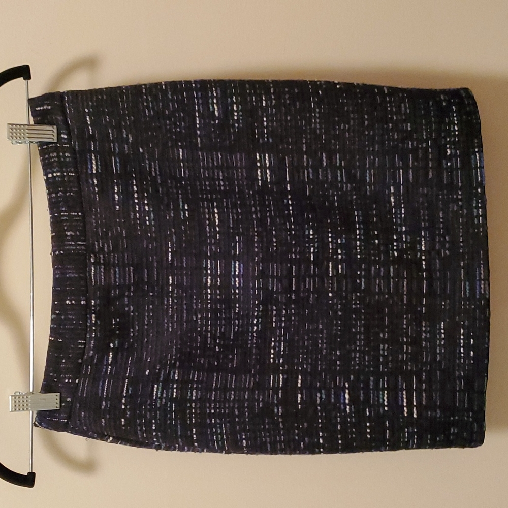 Ladies Ann Taylor Loft skirt,  petite 00, navy with  multiple color tweed